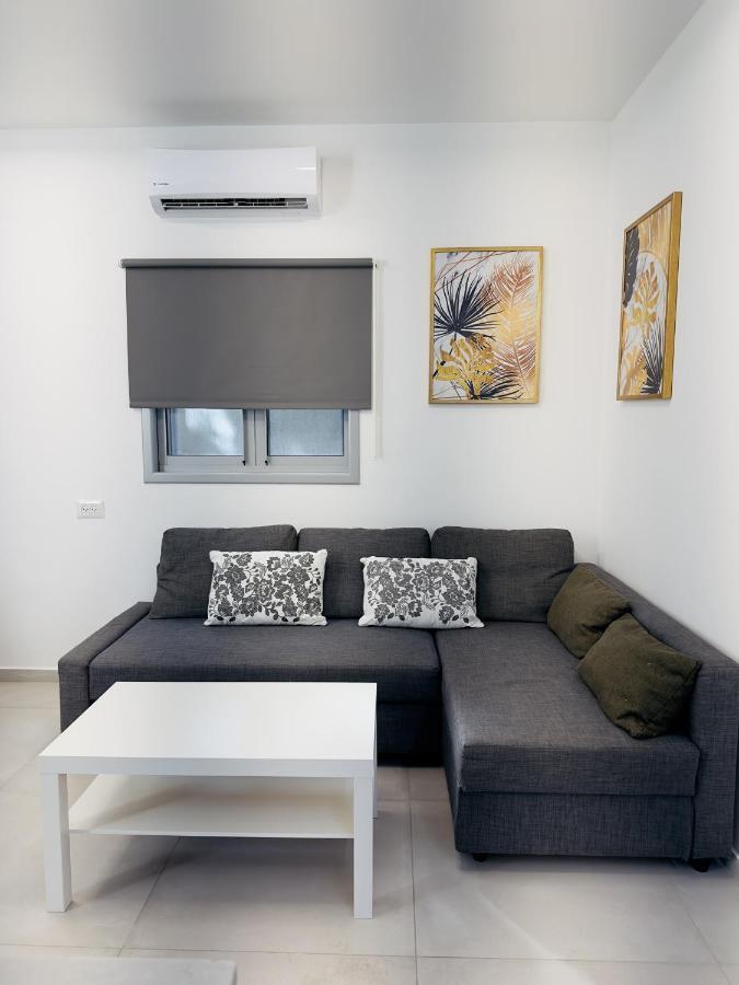 Amazing 2Rooms Apt In Bat Yam - Step By The Beach Kültér fotó
