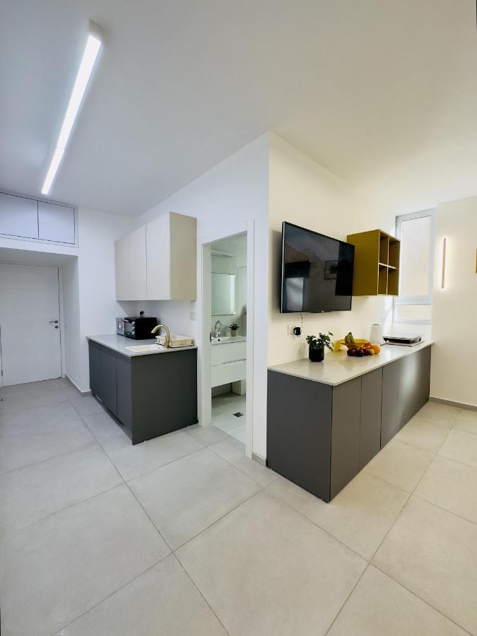 Amazing 2Rooms Apt In Bat Yam - Step By The Beach Kültér fotó